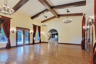 Building Photo - 4365 N Campbell Rd