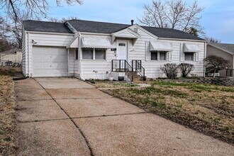 Building Photo - 10200 Tappan Dr