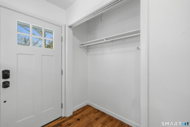 Foto del edificio - 12 Beach Park Rd