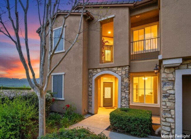 Foto del edificio - Single Level Condo - 2 Bedroom + Den With Views in Sabre Springs