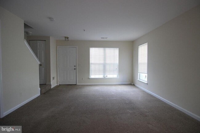 Building Photo - 622 Sprite Way