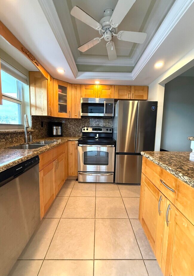 Foto del edificio - 651 Pine Dr