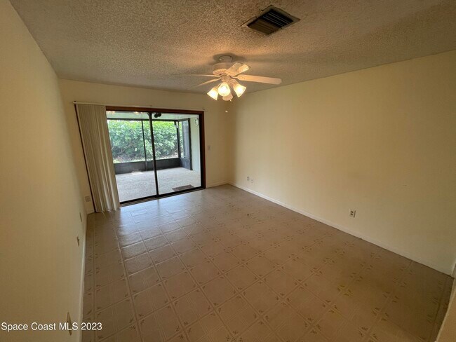 Building Photo - 100 Coral Way E