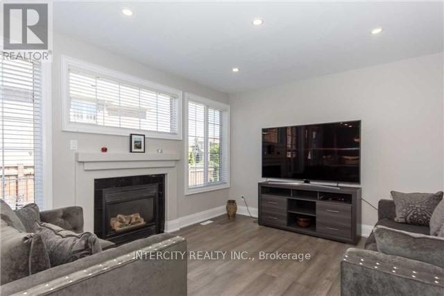 Building Photo - 43 Crew Crescent