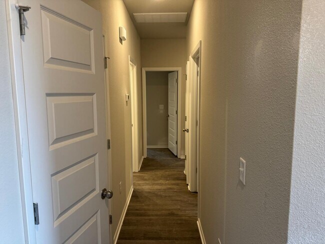 Foto del edificio - 6509 NW Vandergriff St