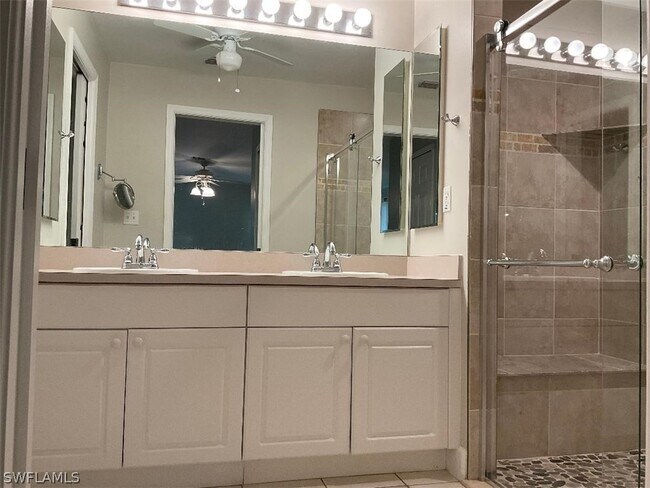 Foto del edificio - 2537 SW 29th Terrace