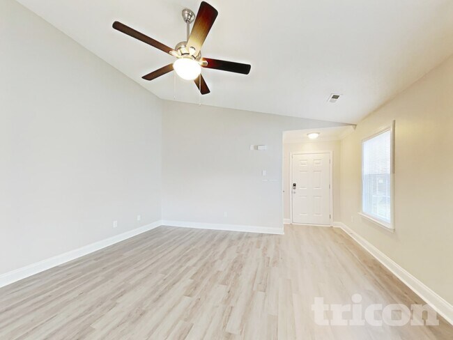 Foto del edificio - 11608 Stewarts Crossing Dr