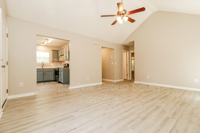 Building Photo - 258 Trickle Dr