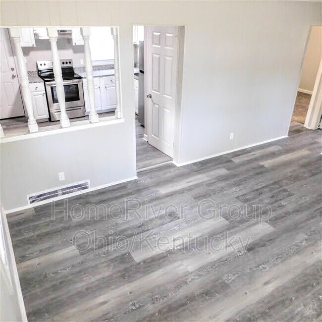 Building Photo - 753 Cosler Dr