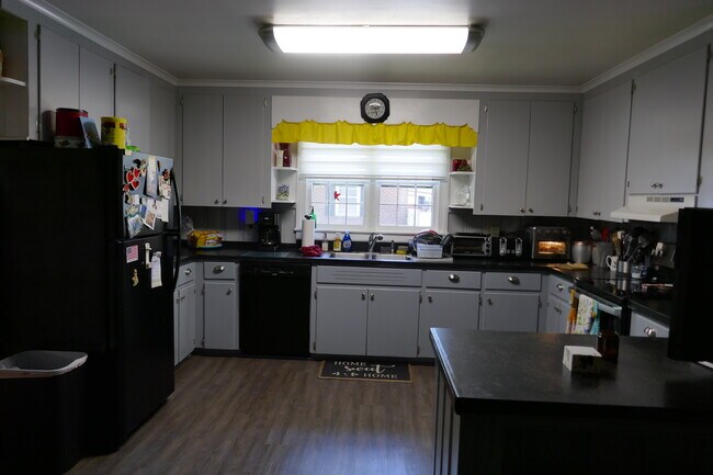Foto del edificio - 845 Halstead Blvd
