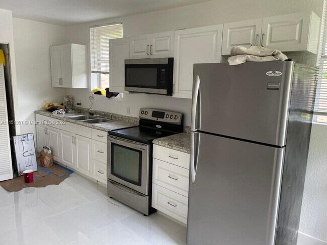 Foto del edificio - 17450 NW 20th Ave