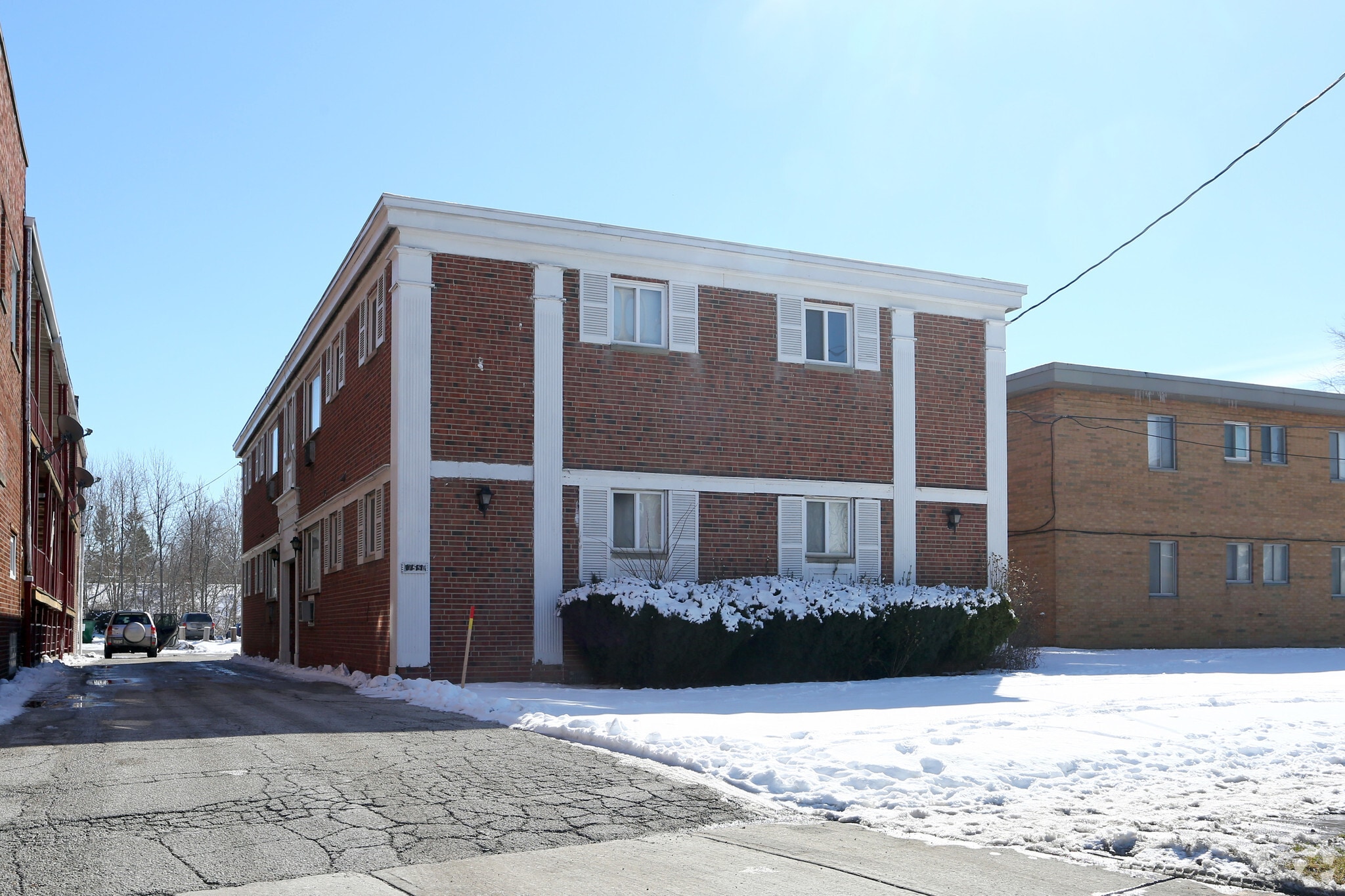17550 Lake Shore Blvd Cleveland, OH 44119 – photo 3