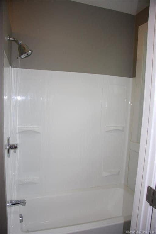 Bathroom 1 - 35 High St