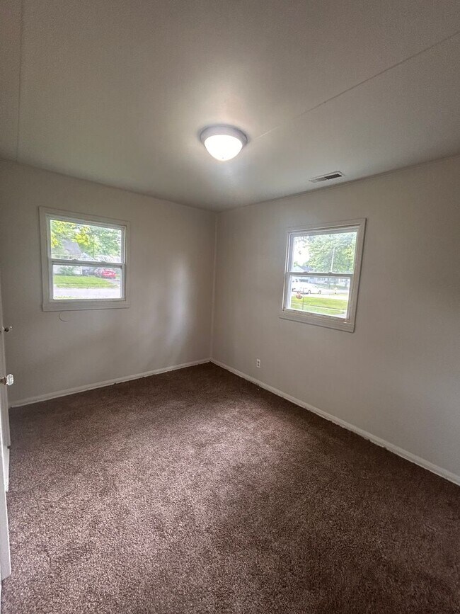 Foto del edificio - 5022 Bowser Ave