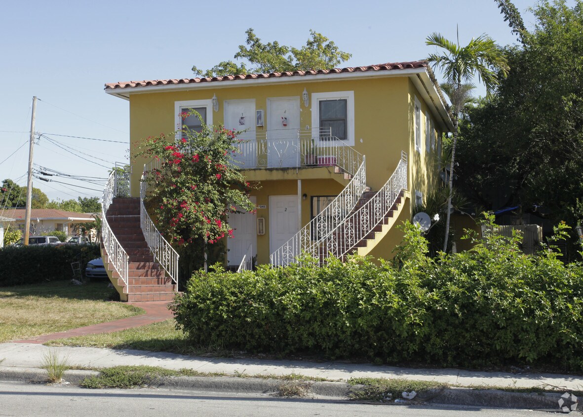 Building Photo - 1345 SW 37th Ave