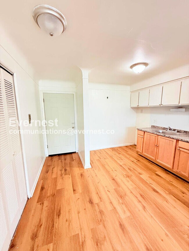 Foto del edificio - 15601 Schoolcraft Rd