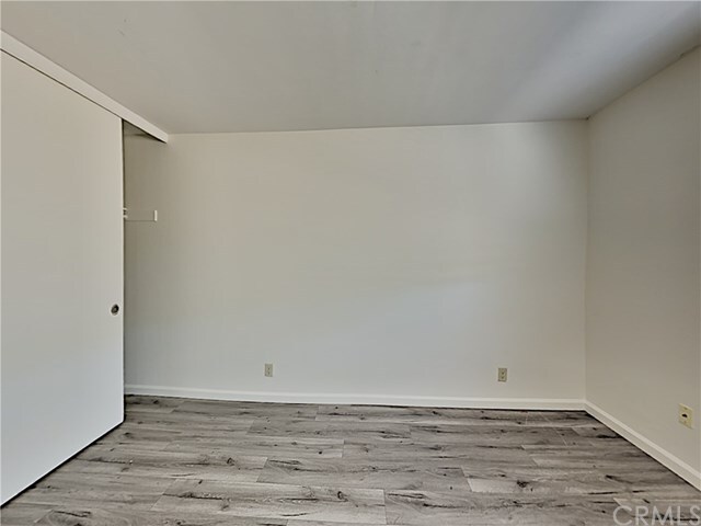 Building Photo - 670 S 10th St