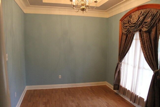Building Photo - 17503 Les Chenier Blvd