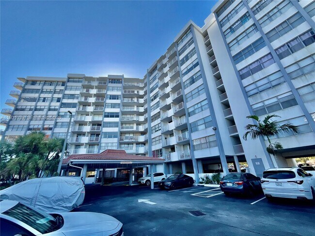 Foto del edificio - 1200 NE Miami Gardens Dr