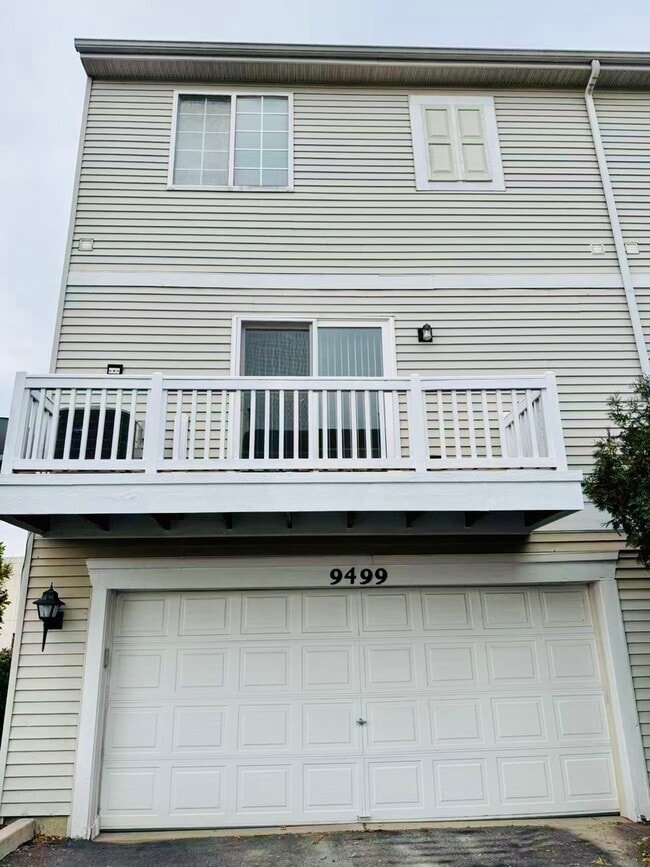 Building Photo - 9499 Harrison St