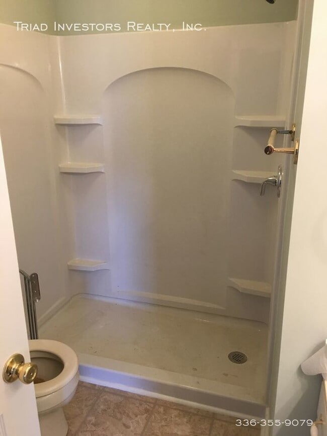 Foto del edificio - Two bedroom, one bath in Northern Greeensboro
