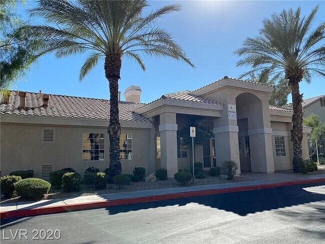 Foto del edificio - 3940 Quiet Pine St
