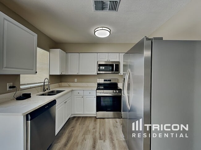 Building Photo - 116 Circle Hill Dr