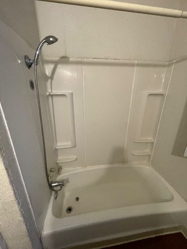 Building Photo - 620 Lincoln Way W