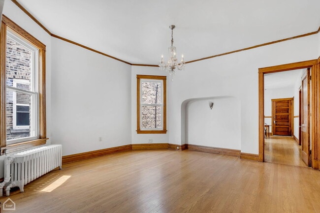 Building Photo - 2420 N Harding Ave