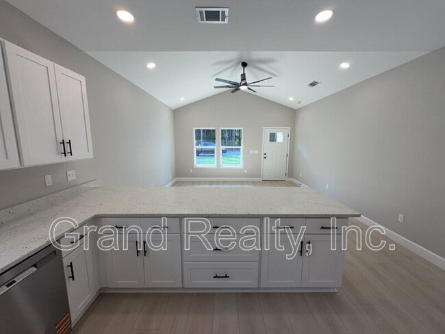 Building Photo - 6147 Beverly Ann Cir