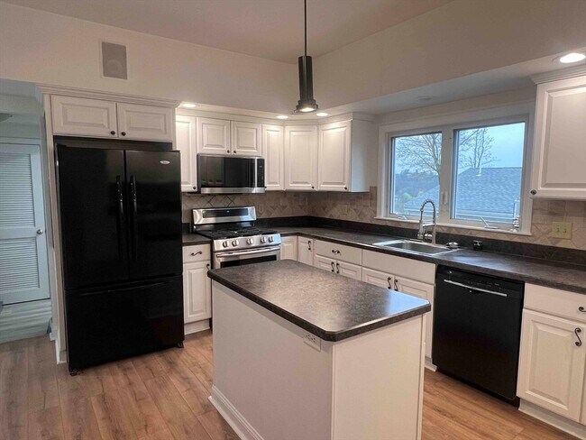 Building Photo - 61 Wollaston Ave
