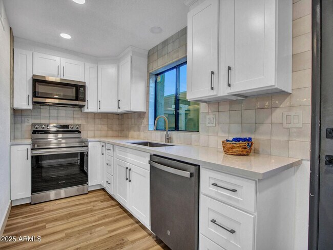 Foto del edificio - 3501 N 64th St