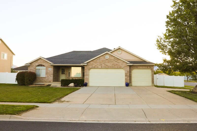 2381 S 1000 W, Syracuse, UT 84075 House Rental in Syracuse, UT