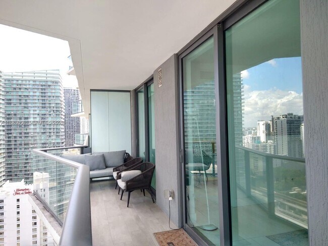 Foto del edificio - 1300 S Miami Ave