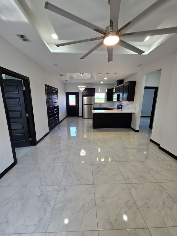 Foto del edificio - 1024 N Blair Ave