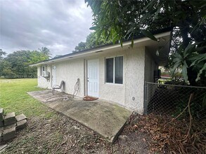 Building Photo - 20250 SW 182nd Ave