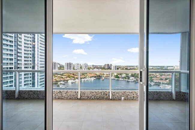 Foto del edificio - 21205 NE 37th Ave