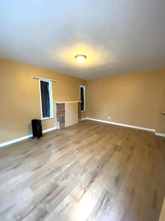 Foto del edificio - 513 NW Brook St