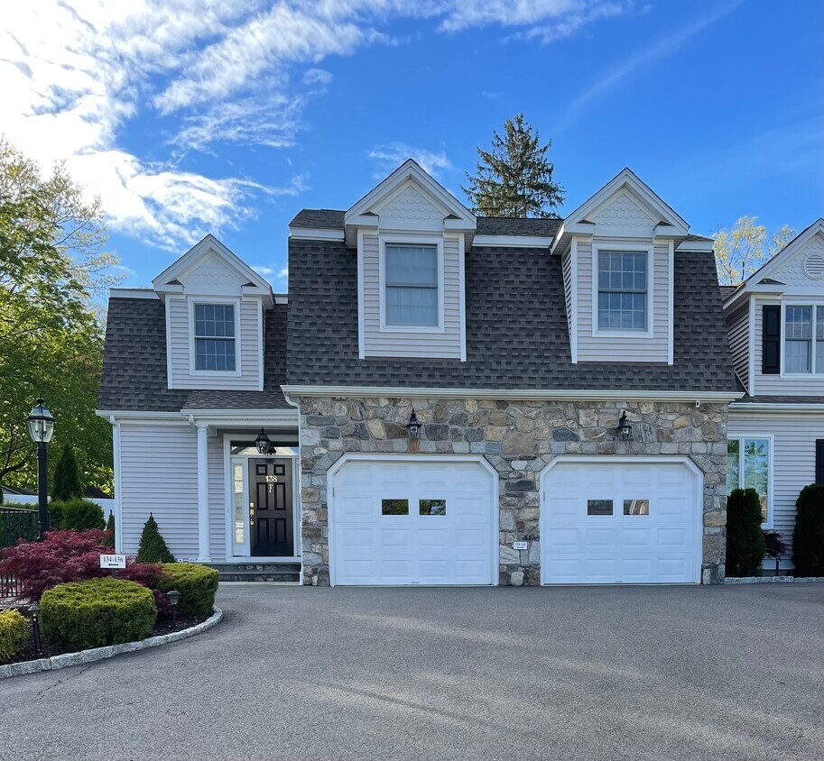 Foto principal - 138 Harrison Ave