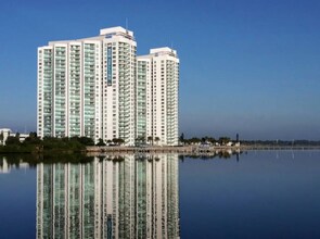 Building Photo - 231 Riverside Dr