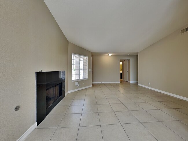 Building Photo - 2340 Sabroso St