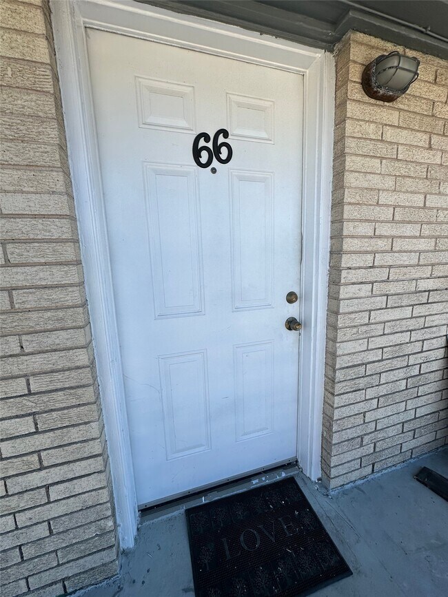 Foto del edificio - 516 Holiday Dr