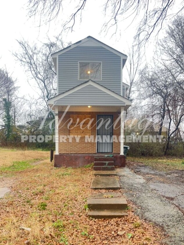 Primary Photo - Newly Renovated Home In Castle Heights