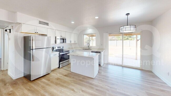 Foto del edificio - 3310 W Runion Dr