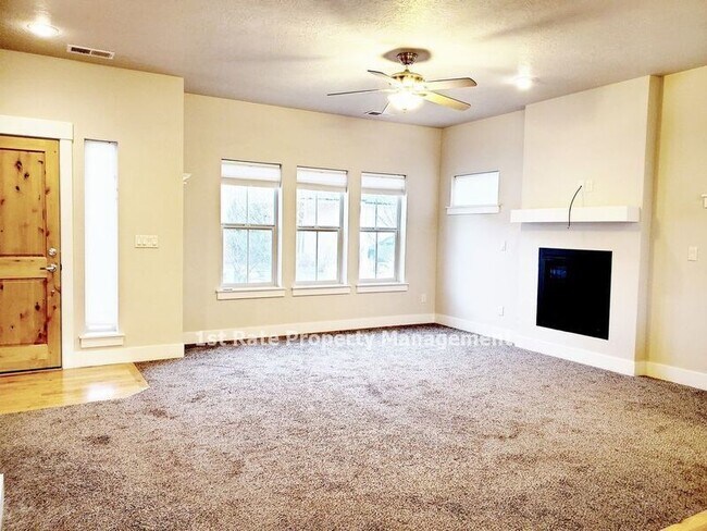 Foto del edificio - 1555 W St Patrick St