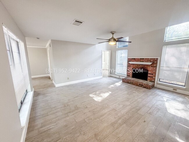Building Photo - 1716 Riverway Dr