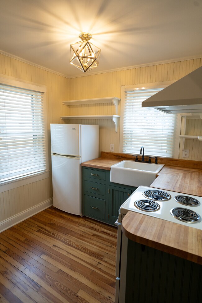 Foto del edificio - 580 W Poplar St