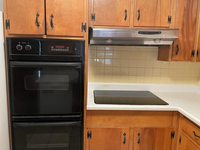 Building Photo - 4330 Mahan Dr