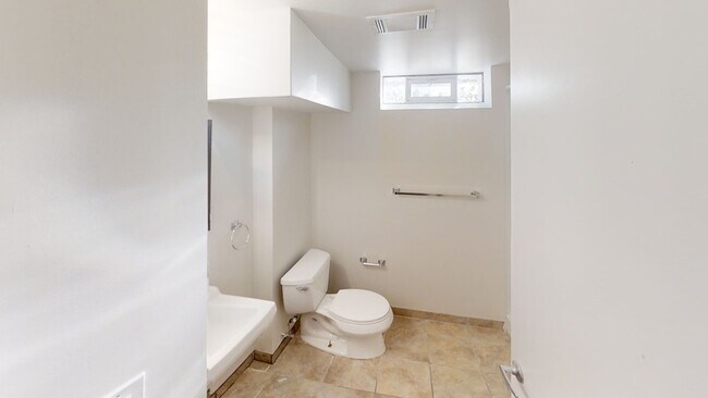 Building Photo - 308 Skydale Dr