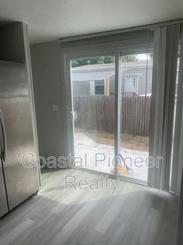 Building Photo - 6531 Bandura Ave
